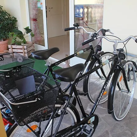 La Sciuscitta לינה וארוחת בוקר