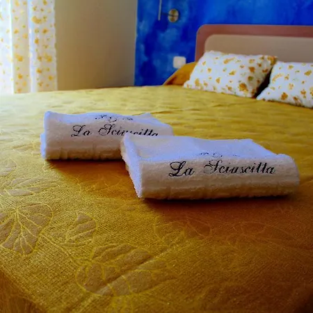 לינה וארוחת בוקר La Sciuscitta 4*